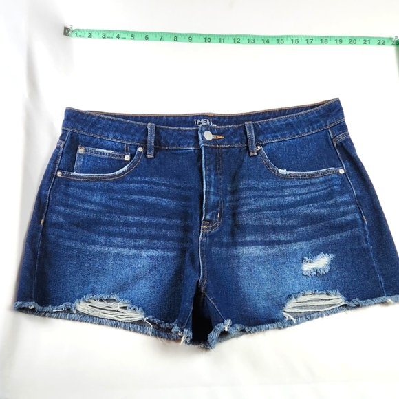 Time & Tru Women's High Rise Jean Shorts Blue Size 16 100% Cotton Distressed - Picture 1 of 7